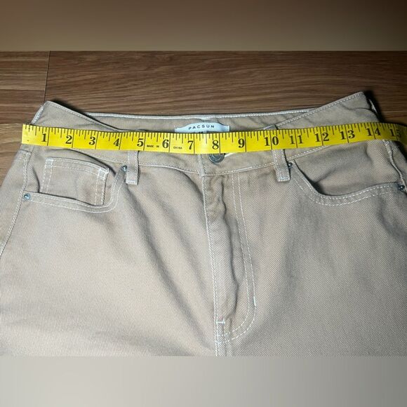 PacSun Women's Eco High Waisted Straight Leg Mom
Jeans in Tan Size 26 - Picture 4 of 7